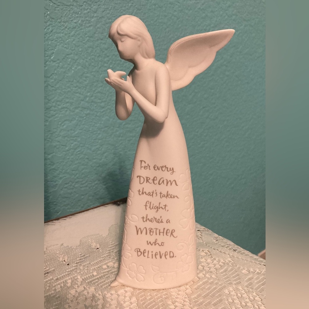 😇 Beautiful Inspirational Angel Figurine